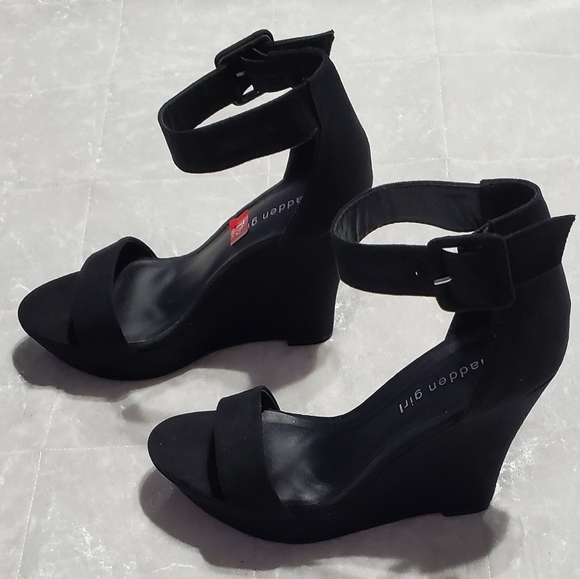 Madden Girl Black Suede Wedges - Picture 7 of 7